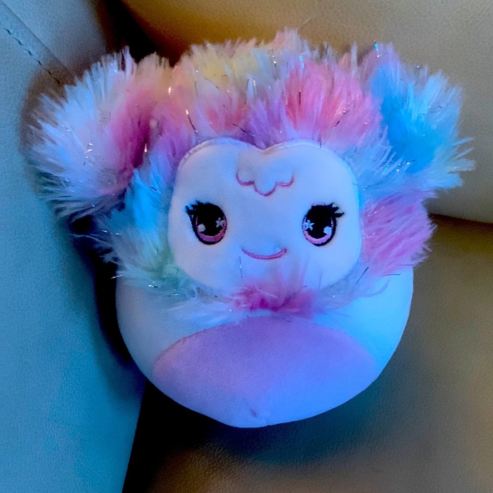 SQUISHMALLOWS 5 inches Adorable Rainbow Sparkles 💖🩵🤍🩷